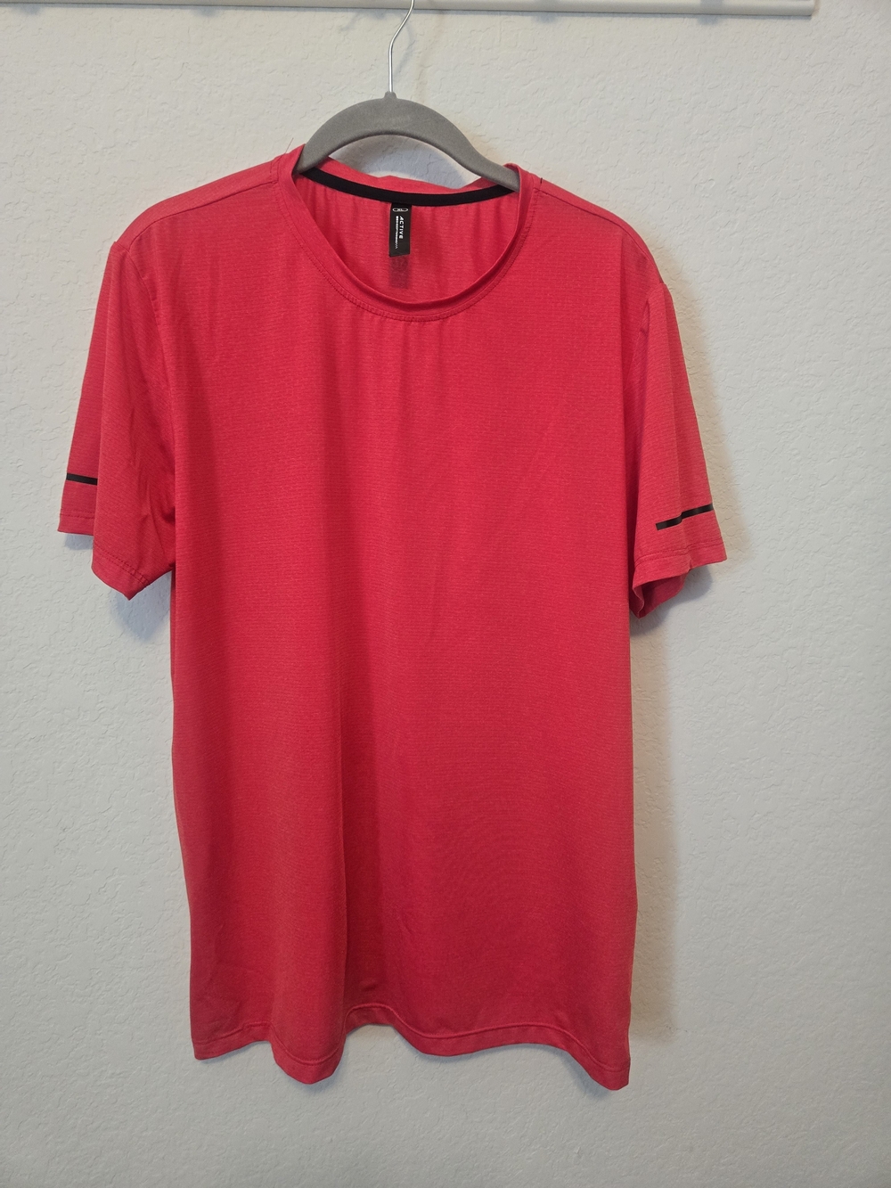 lululemon athletica Men's Red Short Sleeve Tee with Black Accents